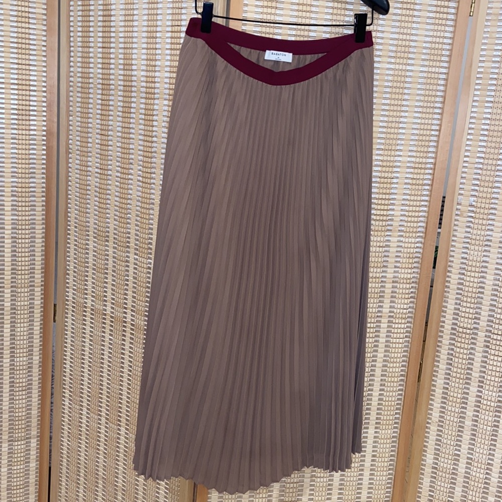 Aritzia Babaton Jude Pleated Skirt maxi long  Ruby stretch Medium dusty pink